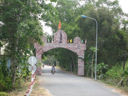 Hình 2 4 Đường Gò Tháp đường bộ vào Gò Tháp Ngày chụp ngày 7 04 2016 5