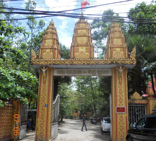 Hình 14 Chùa Kh’leng ở TP Sóc Trăng Nguồn tác giả luận văn 14