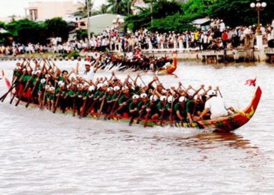 Hình 17 Lễ hội đua nghe Ngo ở Sóc Trăng Nguồn http festivalluagaovietnam vn Hình 3