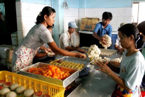 Hình 18 Một cơ sở sản xuất bánh Pía trên địa bàn Sóc Trăng Nguồn 4