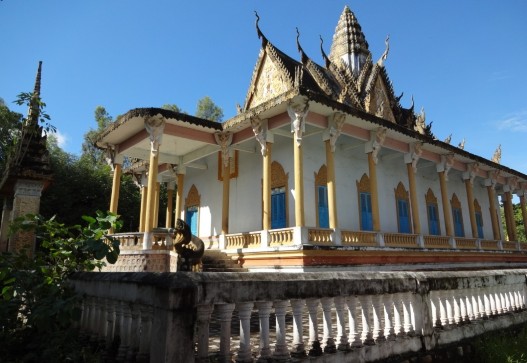 Nguồn Phạm Thị Vui Làng nghề làm gốm màu ở Hòn Đất Nguồn Phạm Thị Vui 2