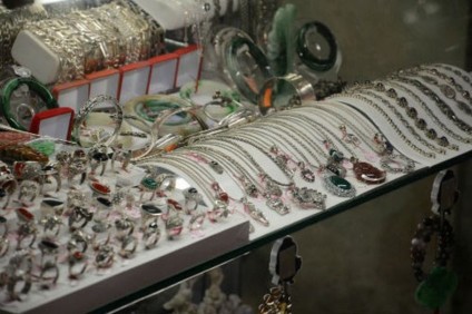 Hình 2 Trang sức bạc tại phố Hàng Bạc Nguồn 2