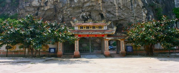 Chùa Hang Son Lễ khai giảng khóa đào tạo Thuyết minh viên Yên Tử Lớp học Tâm 11