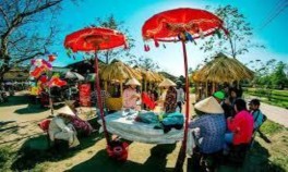 Trò chơi bài chòi tại Cầu ngói Thanh Toàn Huế Mua bán sản phẩm truyền thống 13