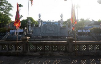 Hình ảnh học sinh tham quan học tập thực hiện dự án tại khu di tích cố đô 4