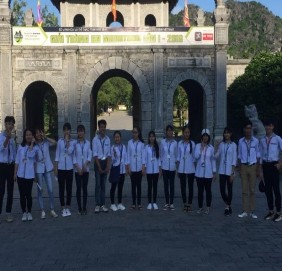 Sau khi đi trải nghiệm di sản GV yêu cầu các nhóm trưởng báo cáo về tiến độ 5