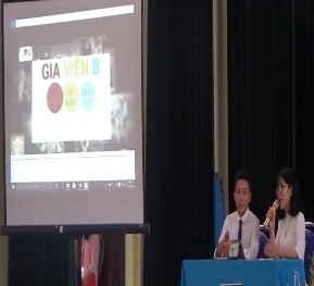 HS các nhóm khác lắng nghe bài thuyết trình và hoàn thành phiếu ghi nhận thông tin 2