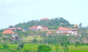 Núi thơm – khu du lịch Sao Việt Vực Phun Hồ Thủy Điện Sông Hinh Nguồn ảnh www 5