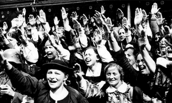 Hình 3 5 Người Áo chào mừng Đức Quốc xã tháng 3 1938 Hình 3 6 Tại Munich trái 10