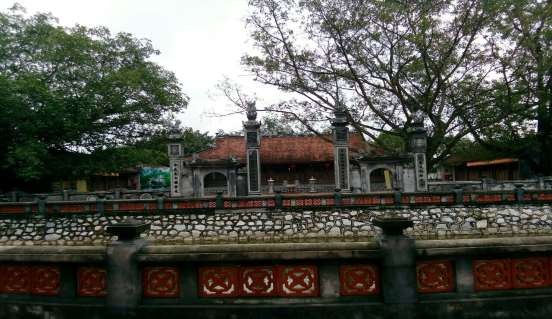 7 5 Đền Quát nhìn từ bên ngoài Nguồn tác giả chụp ngày 28 9 2018 7 6 Cây đa cổ 5