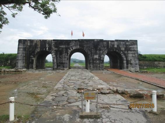 Cổng Nam thành nhà Hồ Nguồn Tác giả – Ngày 26 tháng 7 năm 2015 Nhà trưng bày 2