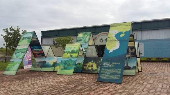 Hình ảnh trưng bày ngoài trời tại Khu di tích Thành nhà Hồ Nguồn Tác giả – 5