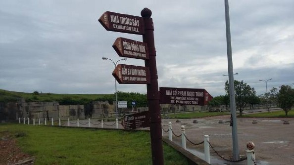 Biển chỉ dẫn các điểm tham quan Nguồn Tác giả – Ngày 25 tháng 6 năm 2015 Bảo 7