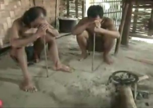 Hình 10 Người Đan Lai với tục ngủ ngồi Hình 11 Phụ nữ Thái ở Quỳ Châu đang 10