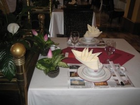 Hình 4 cài đặt bàn Á tại khách sạn Majectic 4