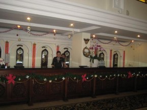 Hình 8 hình ảnh quầy lễ tân khách sạn Majectic 5