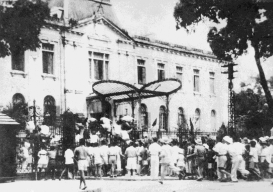 Chủ tịch Hồ Chí Minh đọc Tuyên ngôn độc lập khai sinh ra nước Việt Nam Dân 3