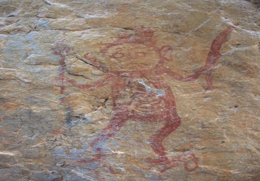 Hình 4 3 Bức họa kỳ lạ chỉ xuất hiện sau khi té nước tại hang Thúi Thó 2