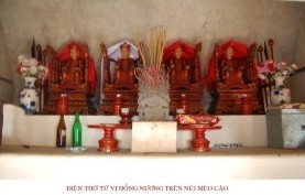 Đền thờ tứ vị hồng nương trên núi Mèo Cào Đi du lịch bằng xe bò Đón khách 11