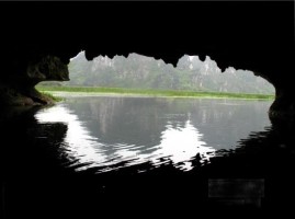 Hang Bóng Khu Đầm Vân Long Tuyến du lịch Hang Bóng Rái cá Voọc quần đùi trắng 3