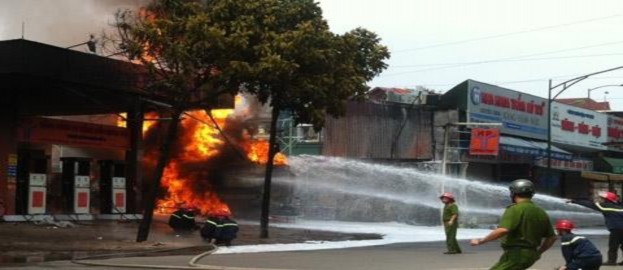 và Đạo tặc Điều đó cho thấy tác hại nghiêm trọng của cháy nổ Chỉ cần 1