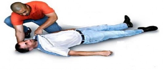 Lưu ý Nguyên tắc khi chữa bỏng là làm mát vùng da bị tổn thương càng sớm 1