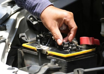 Figure 14 4 Checking the battery Task 1 Match the underlined words from the text with the correct 6