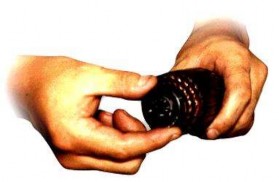 Hình 2 16 Kiểm tra thông mạch rô to Hình 2 17 Kiểm tra ổ bi c Kiểm tra ổ bi Hình 2 4