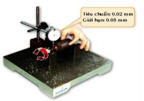 Hình 2 18 Kiểm tra cổ góp e Kiểm tra thông mạch cuộn Stator Dùng VOM kiểm tra 6