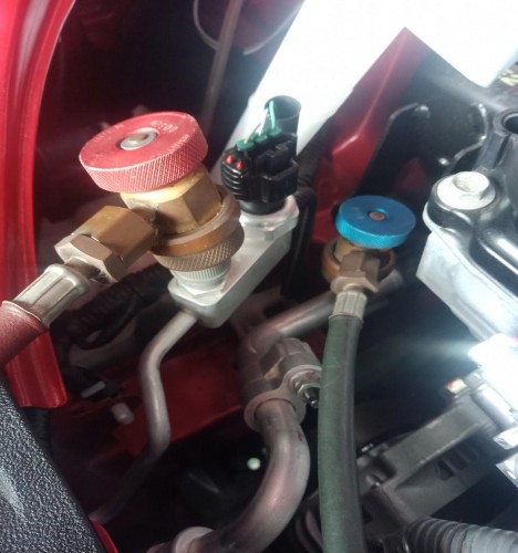 1 Tháo 2 cổng L và H từ thiết bị 3 Ráp các ống nối vào máy nén thao tác như 2