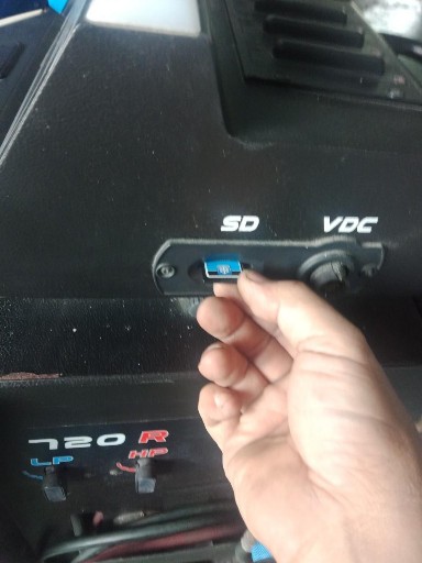 Thiết bị sẻ hiển thị thông tin hướng dẩn cách thực hiện công tác Dùng ngón 6