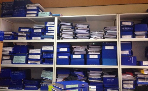 Chàm Kệ đựng tài liệu tại phòng Đầu tư Môi trường của công ty than Khe Chàm 4