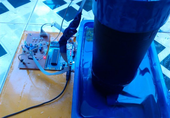 Hình 4 9 Cảm biến thứ tư hoạt động khi đổ nước vào Khi mực nước lên mức 9