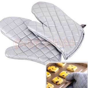 Găng tay cách nhiệt làm bánh được làm bằng bông cách nhiệt và thường có kích 2