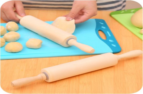 Trục lăn thường có 3 loại lớn vừa nhỏ và được làm bằng gỗ tốt Loại 5