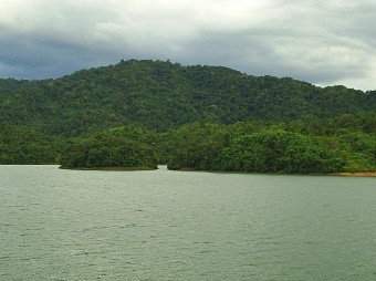 Hình 1 Toàn cảnh hồ Đạtẻh Hình 2 Lòng hồ Đạhàm Hình 3 Người dân khai thác 6