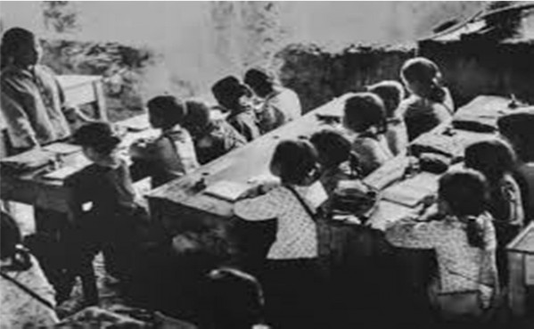 Hình ảnh trong phong trào thi đua Dạy tốt học tốt Ảnh Tư liệu TTXVN Hình ảnh 5