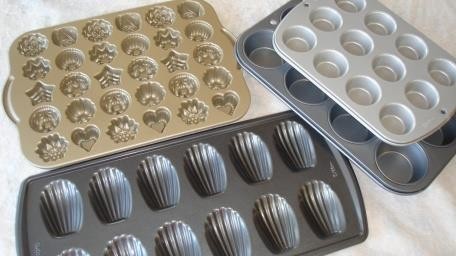 Khuôn bánh có nhiều hình dạng kích thước thuận tiện cho việc sử dụng Dao 15