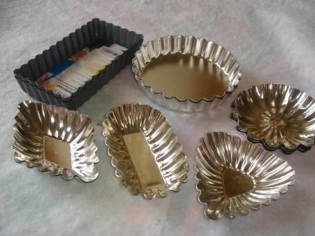 Khuôn bánh có nhiều hình dạng kích thước thuận tiện cho việc sử dụng Dao 16