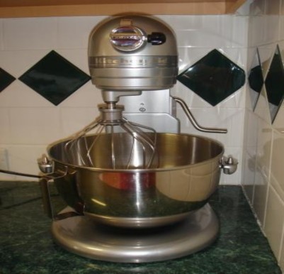 Máy này có chức năng trộn đều tất cả các nguyên liệu với khối lượng lớn 5