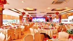 Nhà hàng Công Đoàn Setup bàn ghế theo yêu cầu Lau chùi bàn ghế hàng tuần hoặc 13