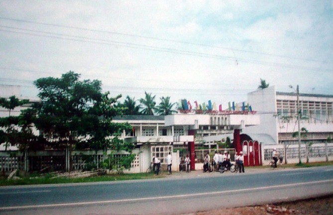 Trường THPT Tân Hiệp Nguồn Ảnh chụp thực tế tại trường THPT Tân Hiệp 7