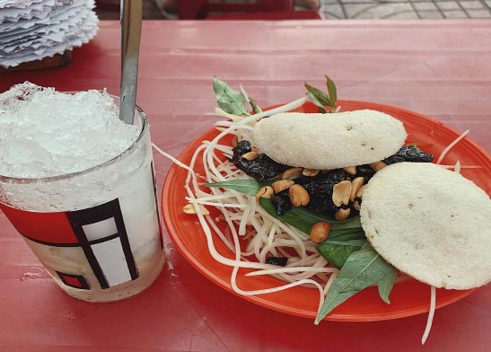 Hình 10 Gỏi bò khô và tàu hủ đá Hình 11 Xiên que nướng Hình 12 Thịt vịt 2