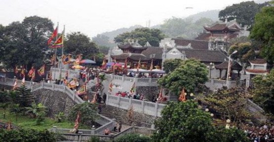 Toàn cảnh Khu di tích lịch sử Đền Cửa Ông TP Cẩm Phả tỉnh Quảng Ninh Sách 1