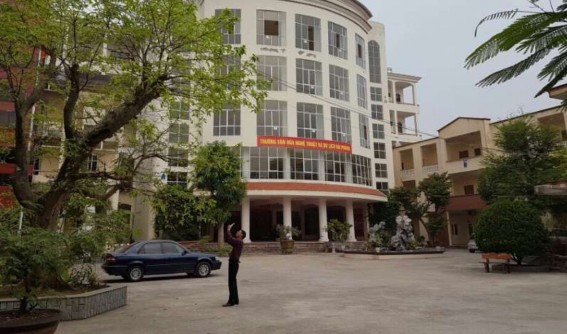 2 8 Khu Hiệu bộ trường Văn hóa Nghệ thuật và Du lịch Hải Phòng Nguồn Hoàng 8