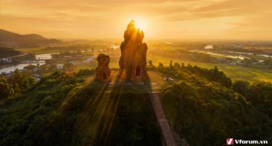 Tháp Chăm Mộ Hàn Mặc Tử Khu du lịch FLC Eo Gió Nhơn Lý Kỳ Co Nhơn Lý 2