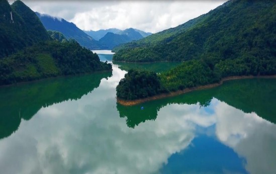 Hình ảnh Lòng hồ thủy điện A Vương huyện Đông Giang Hình ảnh Cổng trời 8