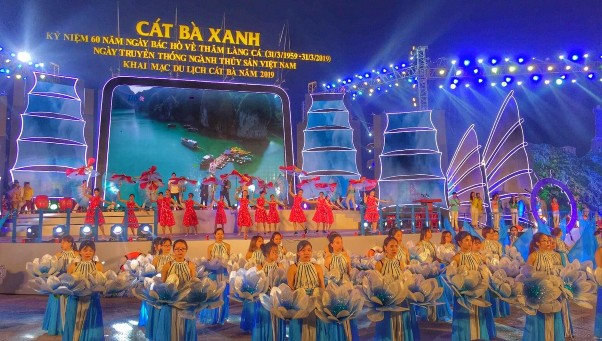 Lễ hội kỉ niệm 60 năm Bác Hồ về thăm làng cá 2019 Cầu vượt biển Tân Vũ 3