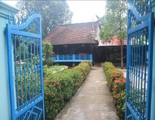 Dịch vụ Homestay trong nhà sàn gỗ cổ Tác giả phỏng vấn chủ hộ kinh doanh 1