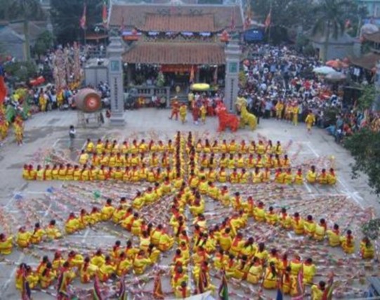 Hình ảnh lễ hội Phủ Dầy Quần thể di tích Phủ Dầy gồm hơn 20 đền phủ 4